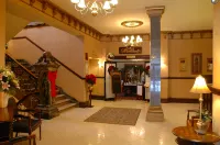 Hotel Senator Hotels in Saskatoon