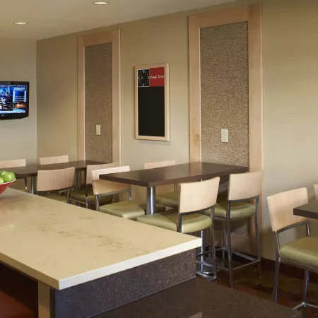 Sonesta Simply Suites Detroit Novi