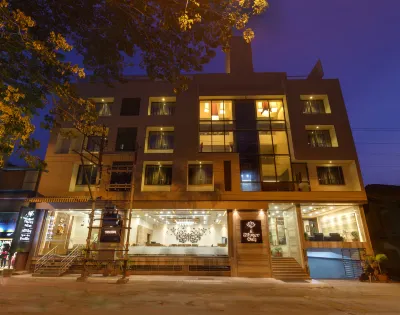 Hotel Silver Oak 아난트 샌미트라 부샨 가든 주변 호텔