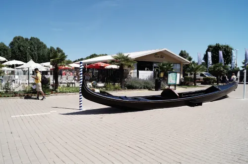 hu Venezia Camping in Town