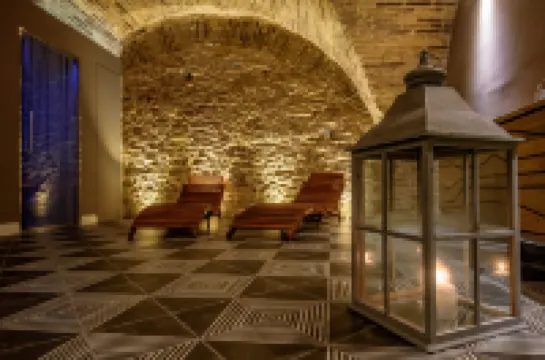 Marie Claire Apartments & Spa