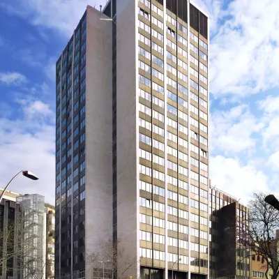 Meliá Barcelona Sarrià Отели рядом с достопримечательностью «Луз де Гас»