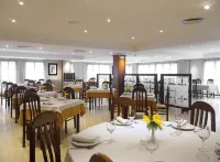 Hotel y Apartamentos Arias