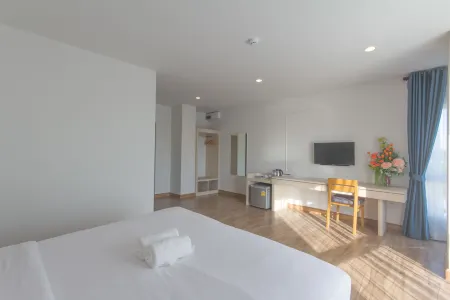 Donchan Grand Hotel Отели рядом с достопримечательностью «Wat Don Chan»