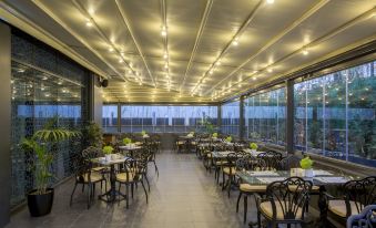 Golden Tulip Istanbul Bayrampasa