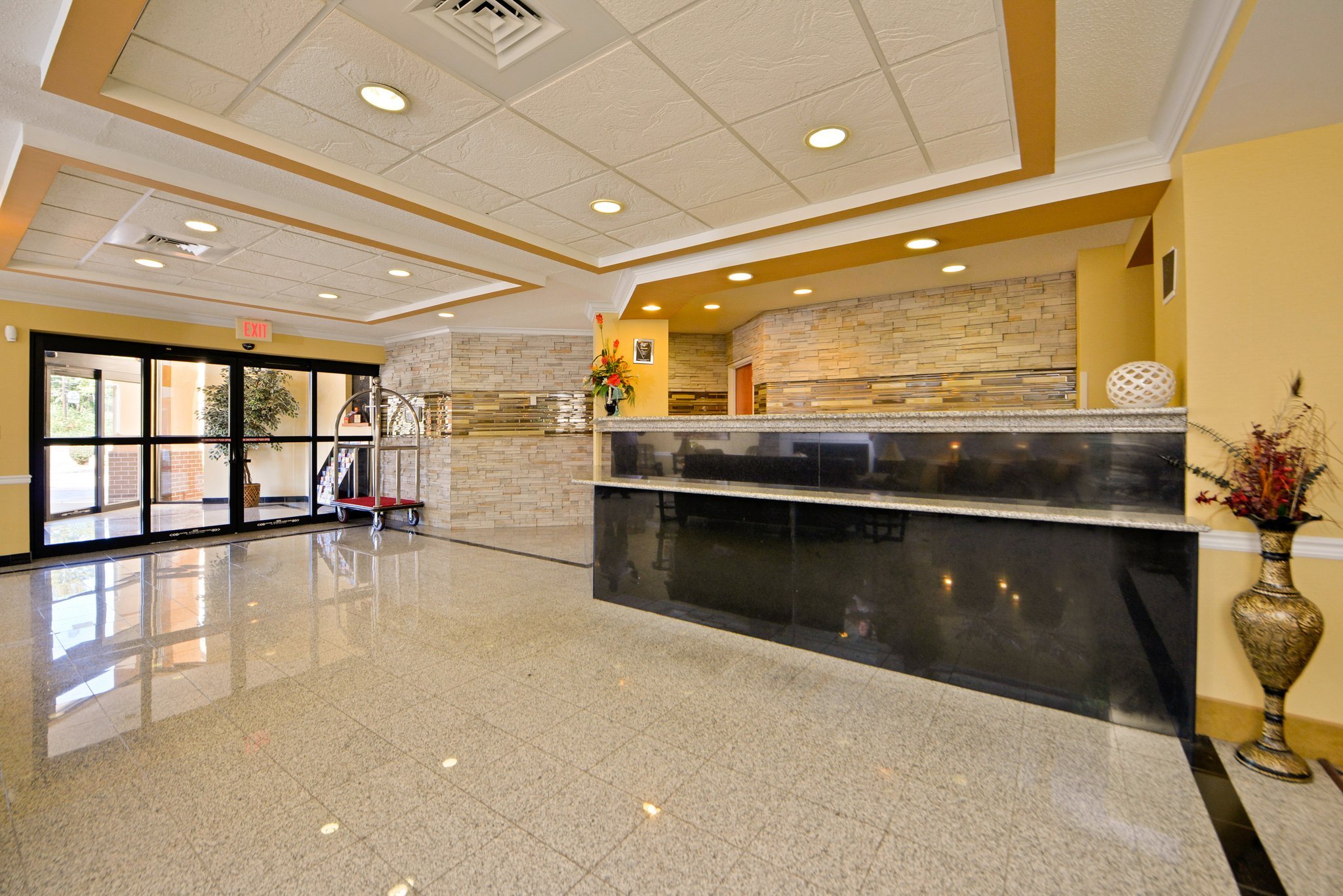 Best Western Plus New England Inn & Suites