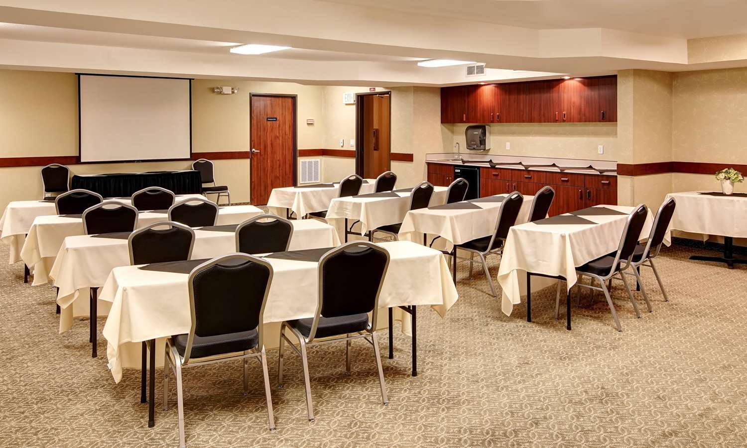 Phoenix Inn Suites - Lake Oswego