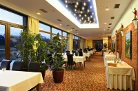 Hotel International Hotels in Maly Slavkov