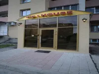 VIP House Hotel Hotels near All Saints Church