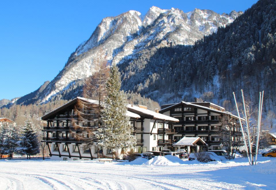 Sporthotel by Alpenlodge Hotel Overview