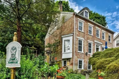 The Dolon House Bed and Breakfast Hotels in Jim Thorpe