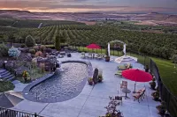 Cameo Heights Mansion and the Vine Fine Dining Restaurant Hotels in Walla Walla