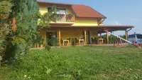 House Tina Hotels in Грабоваць