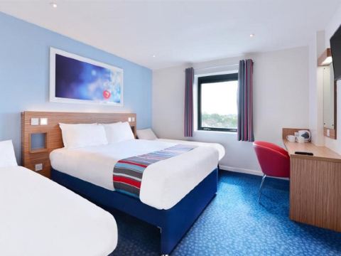 Travelodge Llanelli Central
