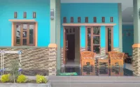 Penginapan Keluarga 215
