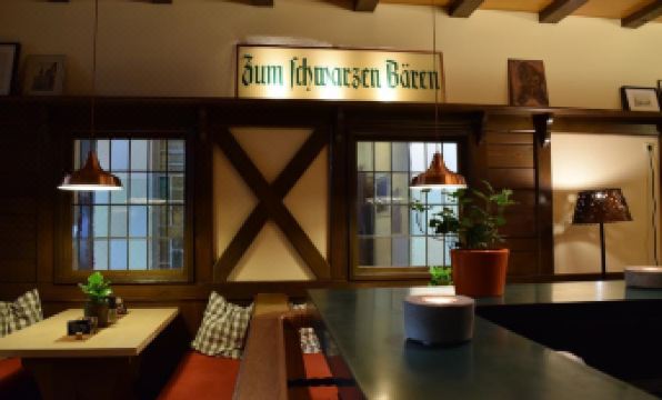 Hotel & Weinhaus Zum Schwarzen Bären