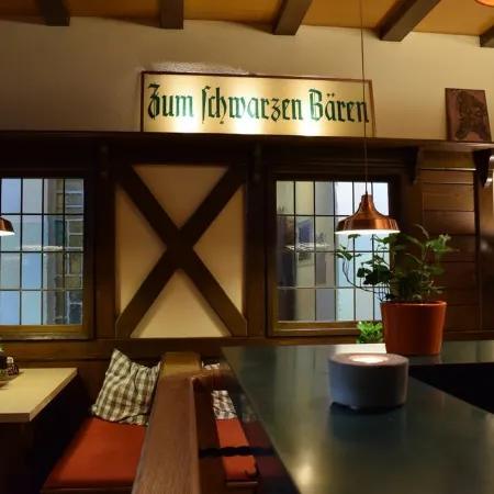 Hotel & Weinhaus Zum Schwarzen Bären