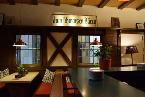 Hotel & Weinhaus Zum Schwarzen Bären