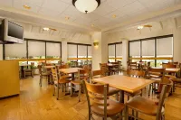 Pear Tree Inn St. Louis Airport - breakfast