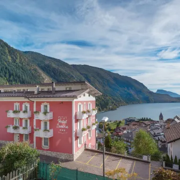 Hotel Londra Slow Living Molveno