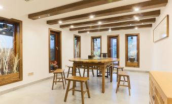 Wuyuan Fangzi Tea Homestay (Wuyuan High-speed Railway Station Xiangao Ancient City Branch)