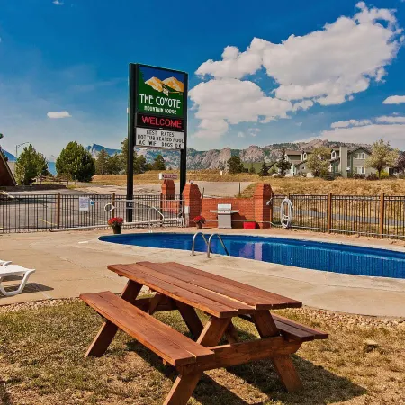 Coyote Mountain Lodge
