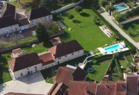 Le Domaine des Papillons Hotels in Dampierre Sur Salon