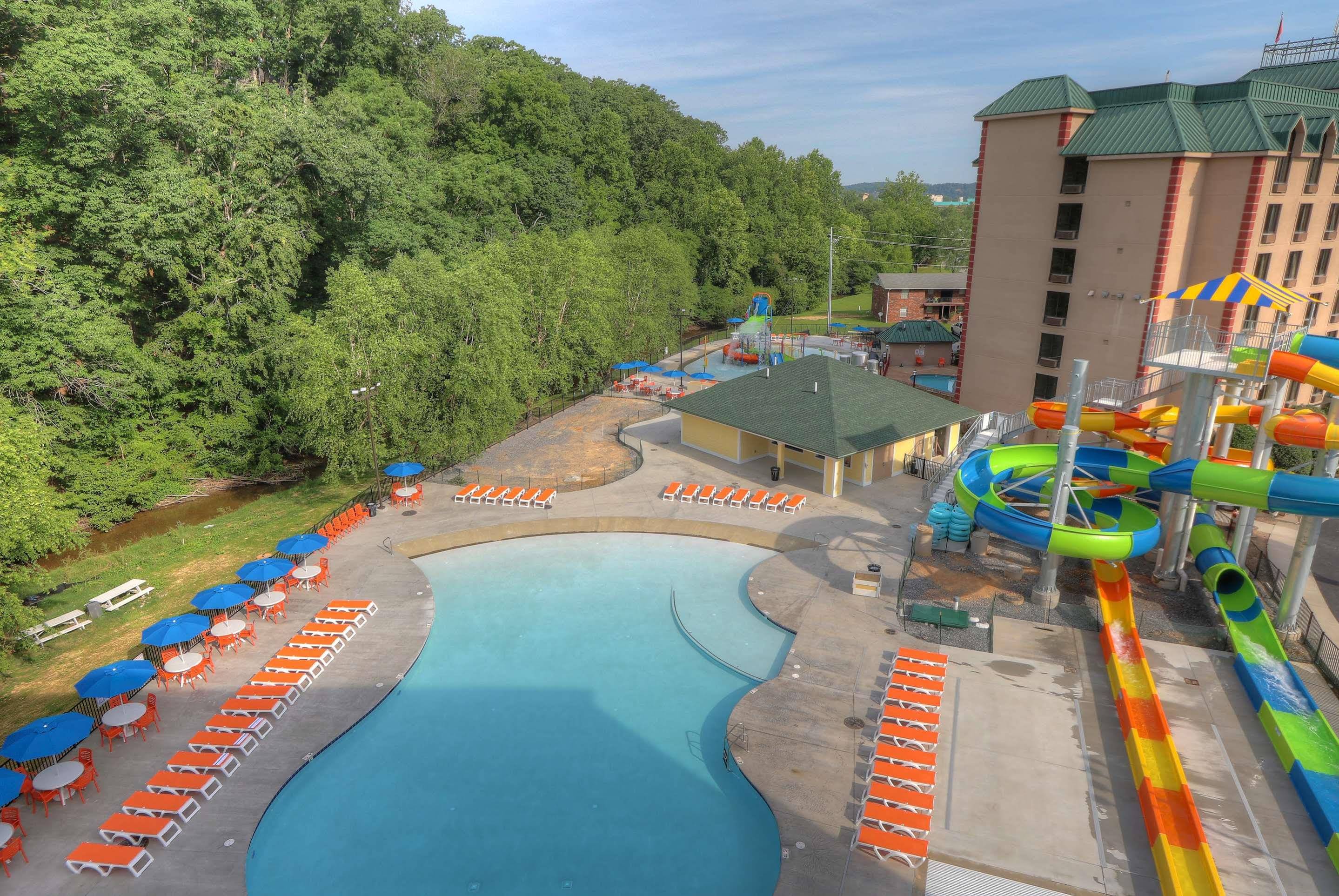 Country Cascades Waterpark Resort