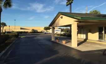 Driftwood Inn - Lake City