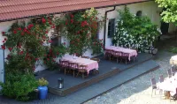 Kastanjelunds Wärdshus Hotels near Galleri Ankarshus