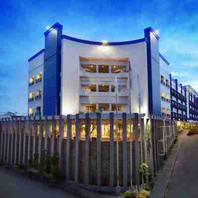 坤甸阿斯頓酒店及會議中心 Hotel Exterior