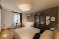 International Rooms & Apartments - Condos