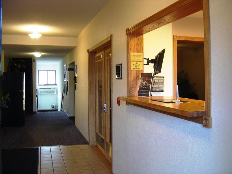 Americas Best Value Inn Marquette