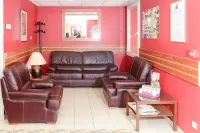 Brit Hotel Confort Roissy Saint-Witz