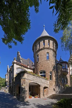 Schlosshotel Villa Westerberge Отели в г. Зальцланд