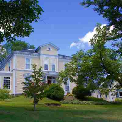 Tattingstone Inn Hotel Exterior