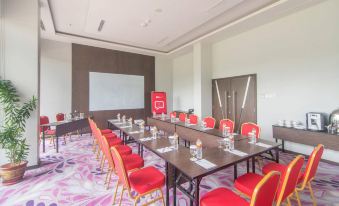 BiglandOtel Sentul - Suites and Convention