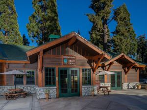John Muir Lodge, Grant Grove Cabins - Kings Canyon Natl Park