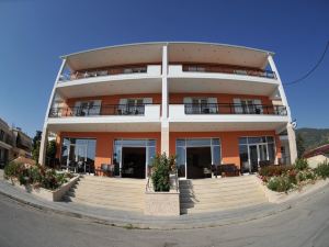 Dionysos Luxury Apartments