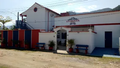 Hotel Lazaro Ubatuba Ltda Hotels near Gruta Que Chora