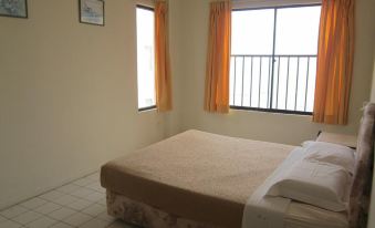 Paradise Lagoon Apartment
