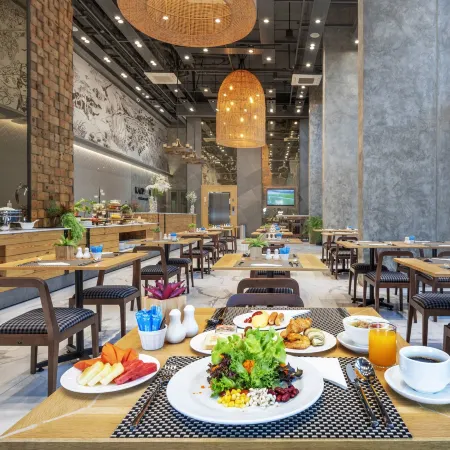 AisanA Hotel Korat Отели рядом с достопримечательностью «Торговый центр The Mall Ratchasima»