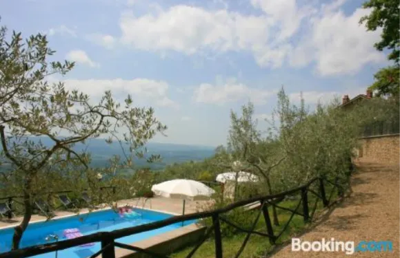 卡迪達維斯託酒店