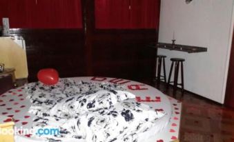 Motel Paradise (Adults Only)