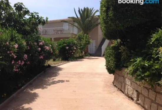 艾卡利拉里酒店