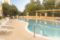 La Quinta Inn & Suites by Wyndham Atlanta Ballpark/Galleria - Pools
