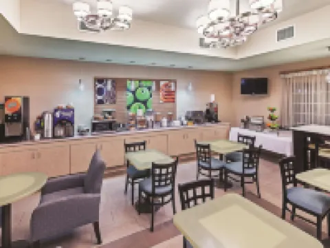 La Quinta Inn & Suites by Wyndham Corpus Christi Northwest Hotels in Corpus Christi