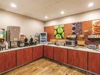 La Quinta Inn & Suites by Wyndham Boone University - breakfast