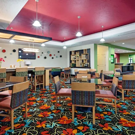 La Quinta Inn & Suites by Wyndham Leesville Ft. Polk