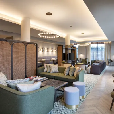 Staybridge Suites LONDON - HEATHROW BATH ROAD by IHG Hotel dekat Bandara Heathrow Terminal 2